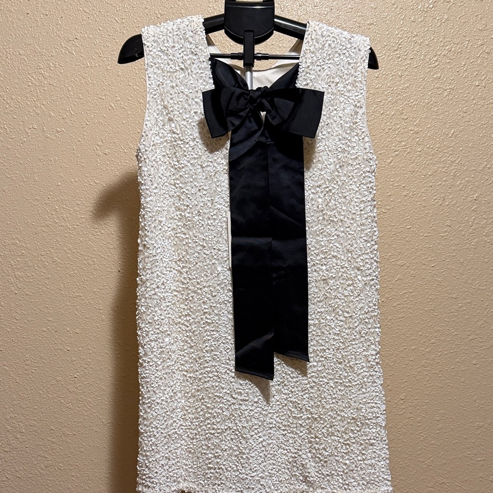 Elegant cream sequin sheath mini Dress with Black Bow in the back size medium - Picture 5 of 14